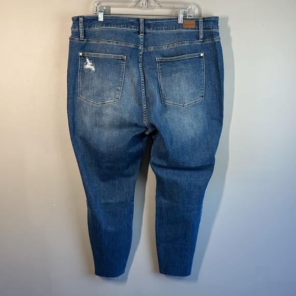 Judy Blue Skylar High Waist Hem Detail Skinny Jeans Size 24W - Picture 4 of 16